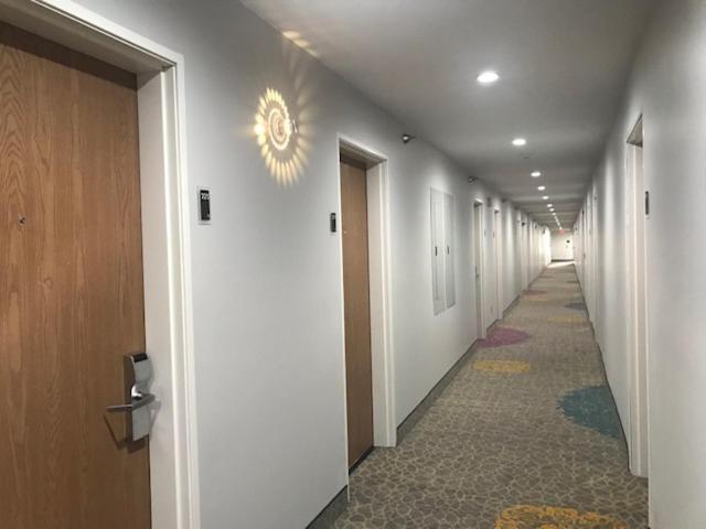 נורת' שיקגו Days Inn By Wyndham Great Lakes Naval Base מראה חיצוני תמונה
