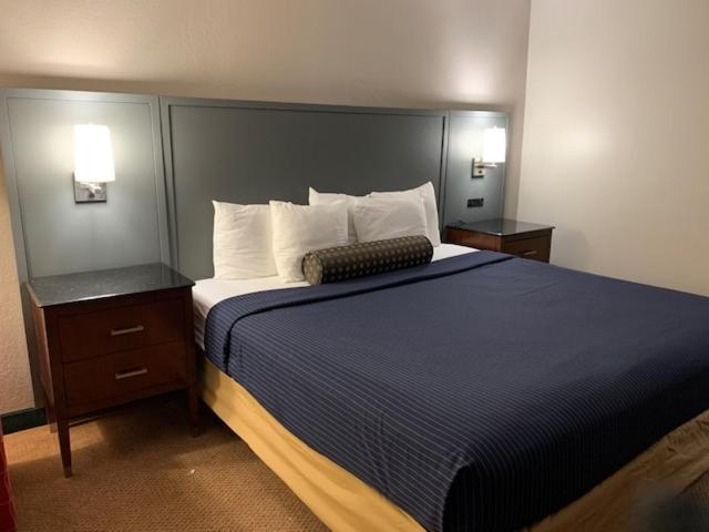 נורת' שיקגו Days Inn By Wyndham Great Lakes Naval Base מראה חיצוני תמונה