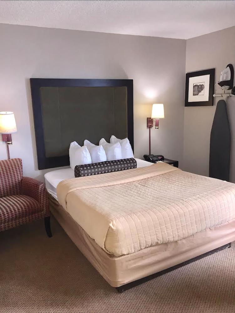נורת' שיקגו Days Inn By Wyndham Great Lakes Naval Base מראה חיצוני תמונה