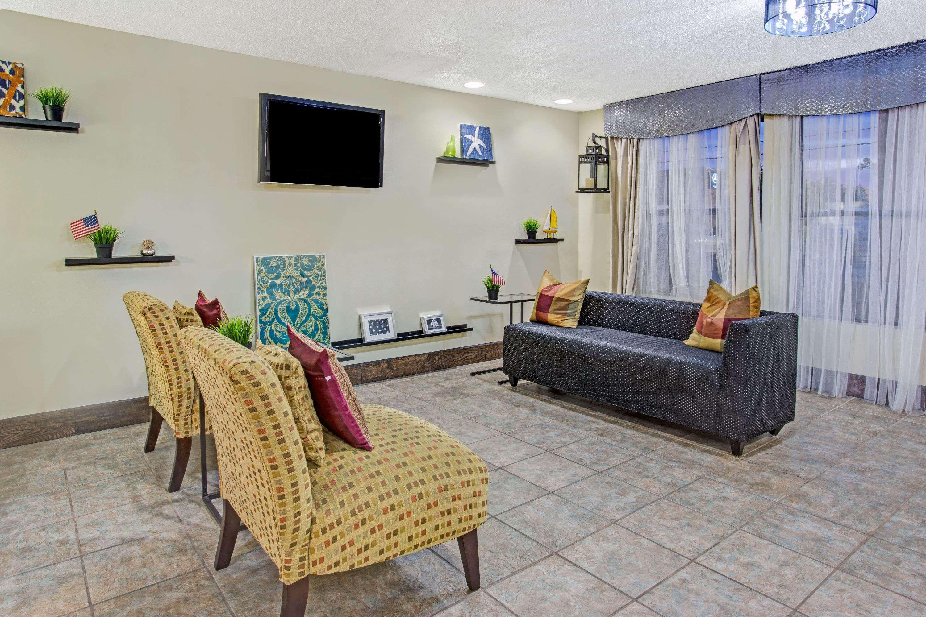 נורת' שיקגו Days Inn By Wyndham Great Lakes Naval Base מראה חיצוני תמונה
