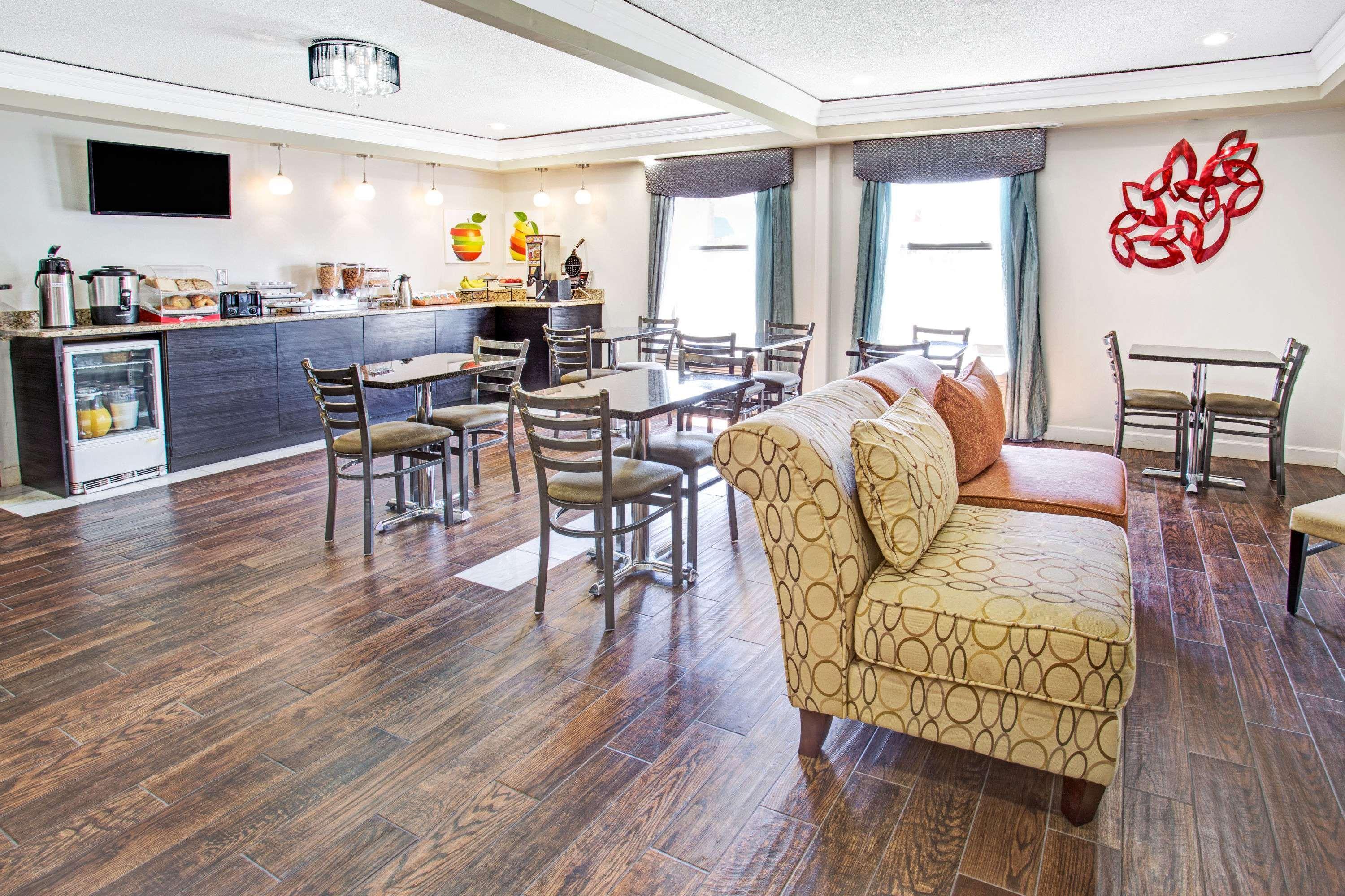 נורת' שיקגו Days Inn By Wyndham Great Lakes Naval Base מראה חיצוני תמונה