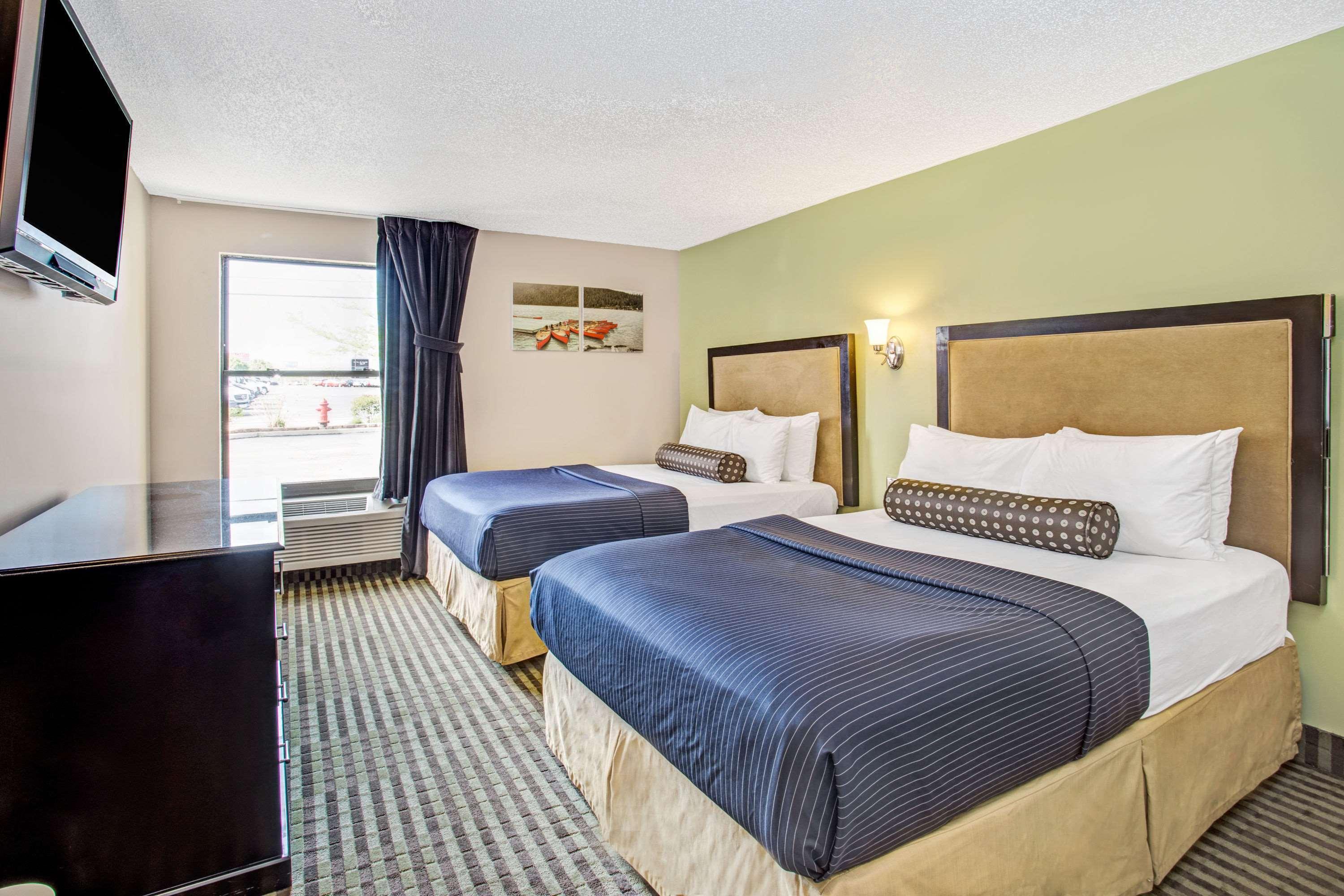 נורת' שיקגו Days Inn By Wyndham Great Lakes Naval Base מראה חיצוני תמונה