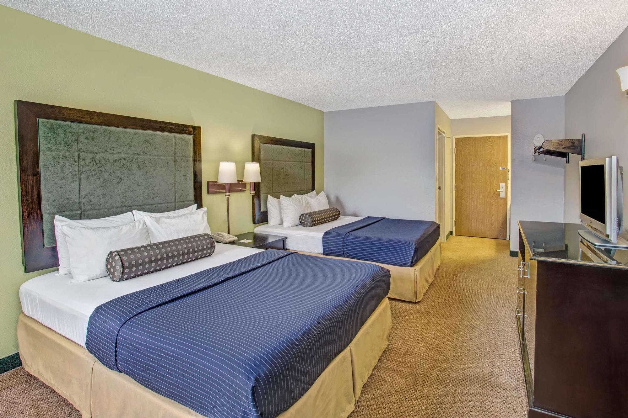 נורת' שיקגו Days Inn By Wyndham Great Lakes Naval Base מראה חיצוני תמונה