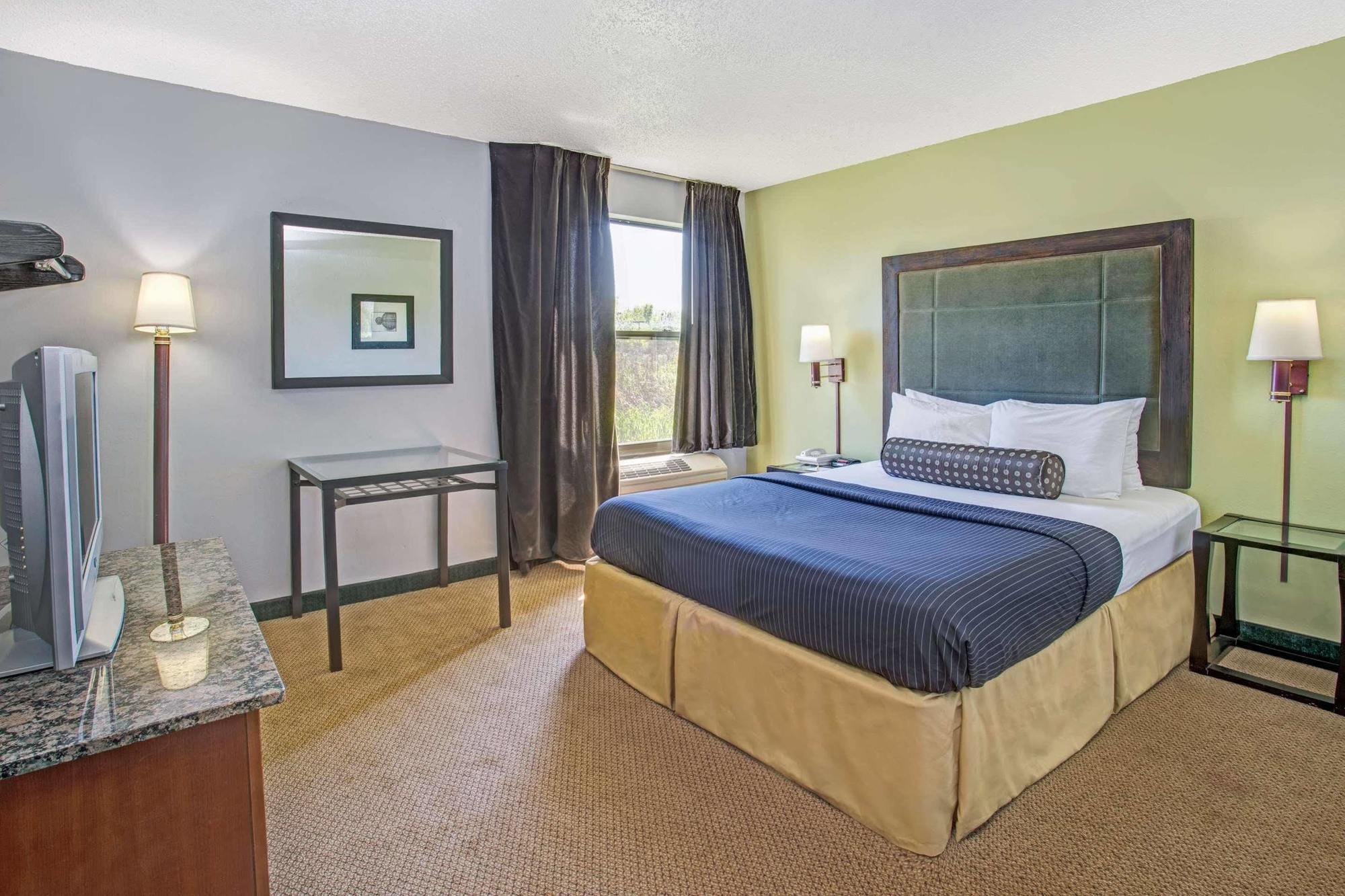 נורת' שיקגו Days Inn By Wyndham Great Lakes Naval Base מראה חיצוני תמונה