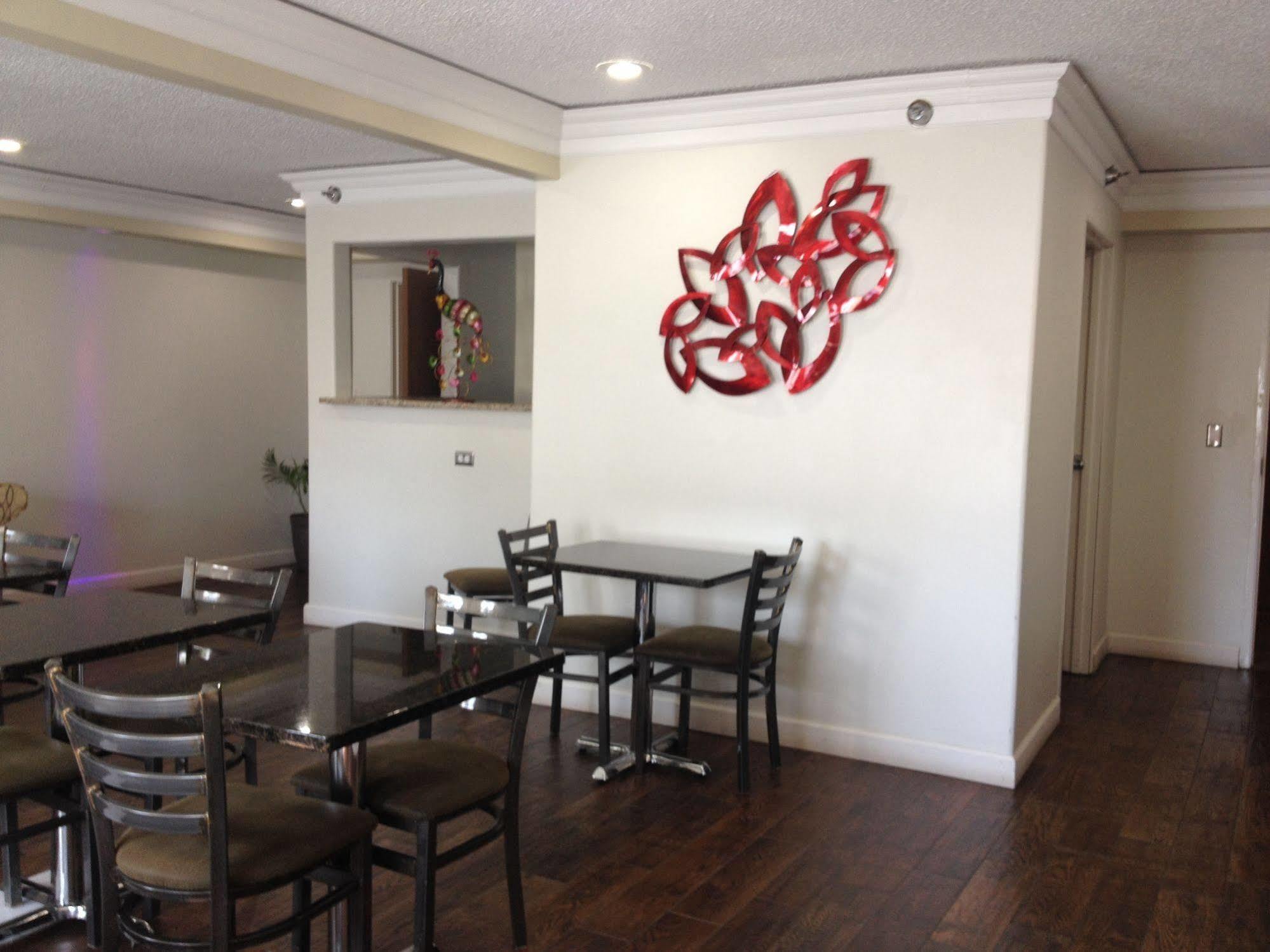 נורת' שיקגו Days Inn By Wyndham Great Lakes Naval Base מראה חיצוני תמונה