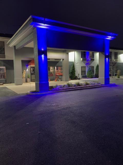 נורת' שיקגו Days Inn By Wyndham Great Lakes Naval Base מראה חיצוני תמונה